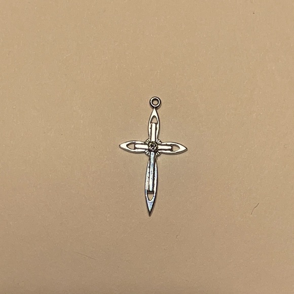 Pretty Religious Cross PENDANT - Picture 4 of 10